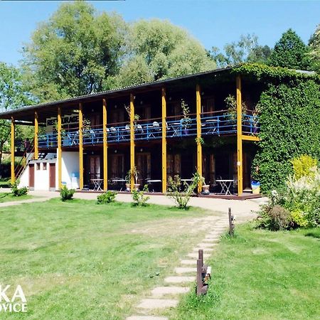 Hotel Lavka Park Skochovice Vrané nad Vltavou Exterior foto