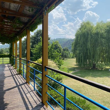 Hotel Lavka Park Skochovice Vrané nad Vltavou Exterior foto