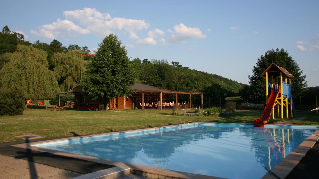 Hotel Lavka Park Skochovice Vrané nad Vltavou Exterior foto