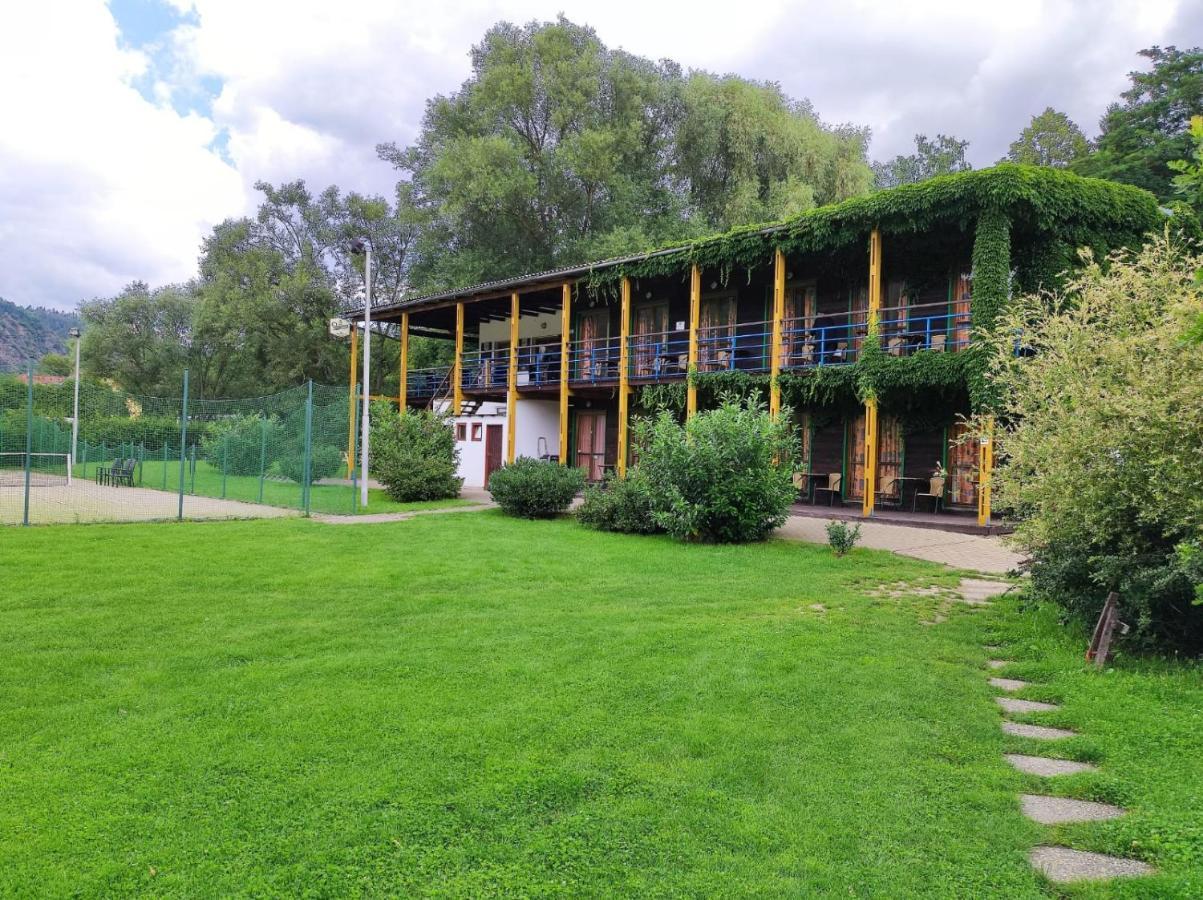 Hotel Lavka Park Skochovice Vrané nad Vltavou Exterior foto