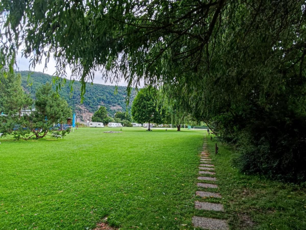 Hotel Lavka Park Skochovice Vrané nad Vltavou Exterior foto